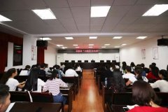 织金洞讲解员“大比武、大练兵”，美女帅哥一箩筐
