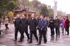 广州市政协领导率团到织金洞对口帮扶调研
