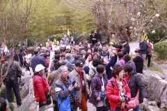 十万广东游客首发团，走进织金洞