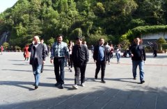 广州利亚德集团考察团赴织金洞就第十四界全省旅发大会核心项目进行考察