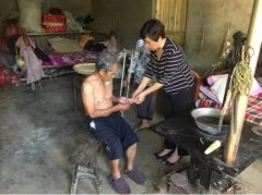 织金洞管理局走访慰问老党员、生活困难党员、贫困户及调研脱贫攻坚工作